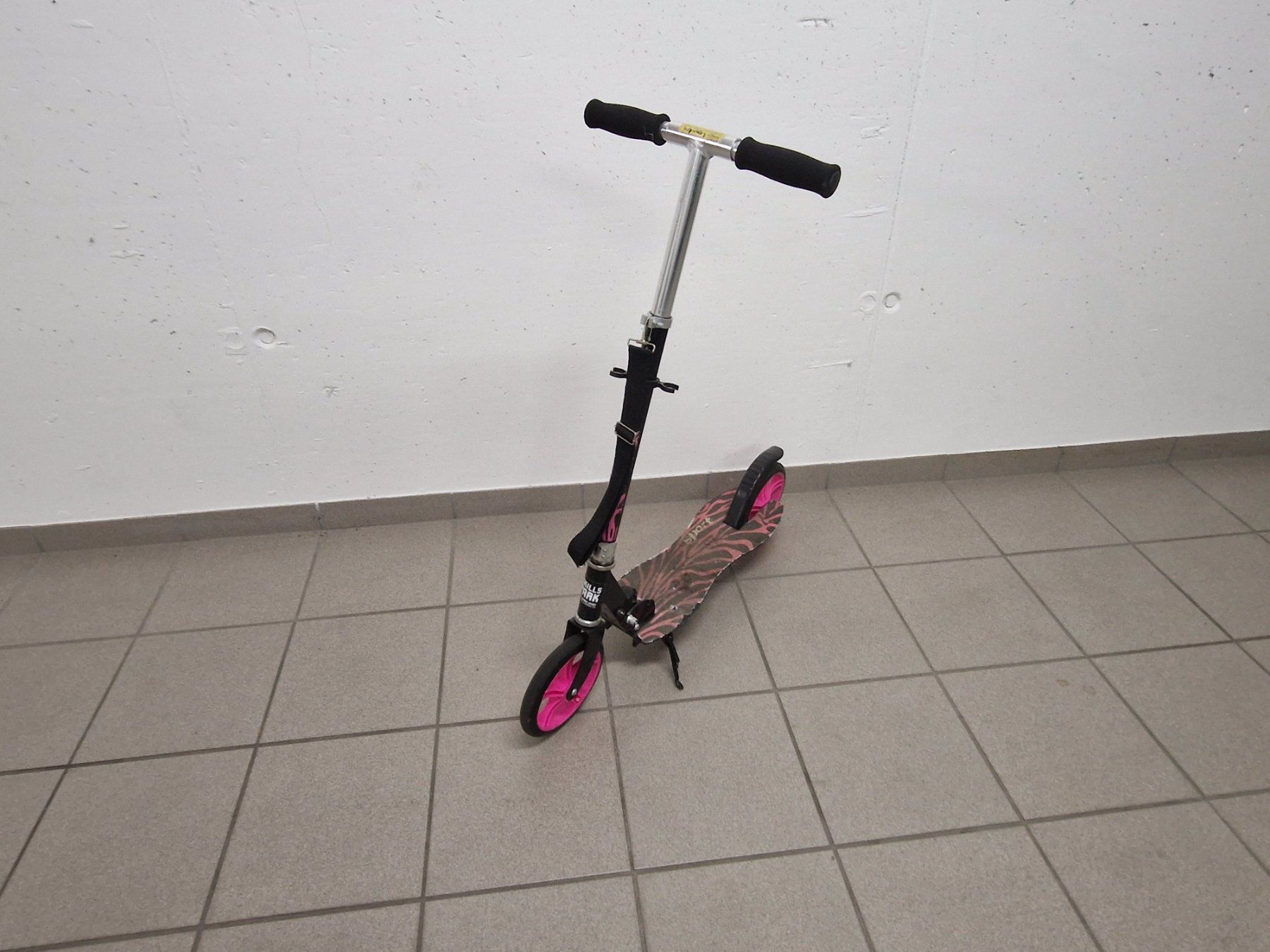 Kickboard: Kinder Trottinett / Scooter – Usato da Winkel venduto da Moizi 1