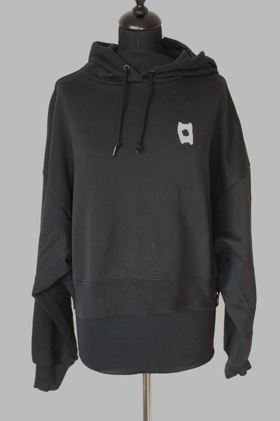 Puma Pulls & Sweat-shirts: Pullover à capuche PUMA taille L – D'occasion à Chez-le-Bart par jasse 1