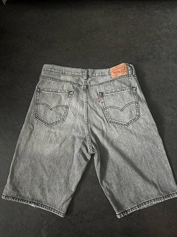 Jeans: levis jorts – Usato da Hünenberg See venduto da broglisvintage 1