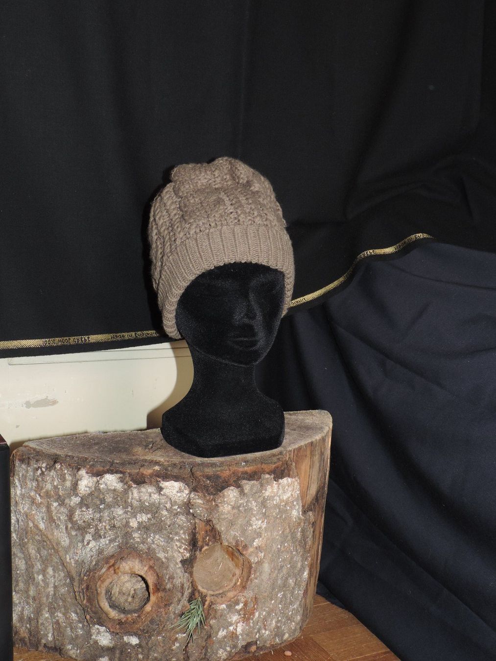 Chapeaux, bonnets & casquettes: bonnet gris taupe – D'occasion à Genève par Axelle333 1