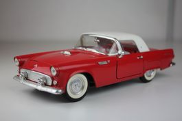 Ford Thunderbird 1955 1:18 Revell