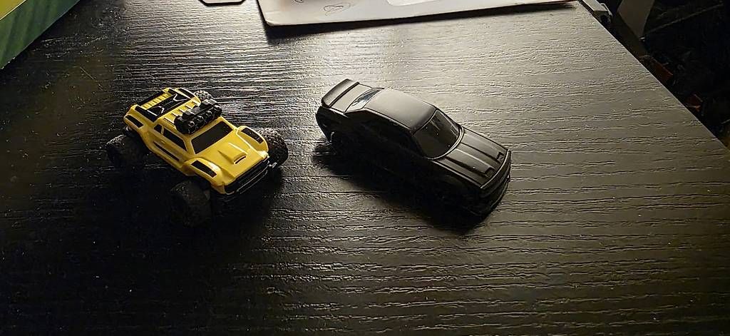 Modellismo RC: RC Autos mit Koffer  – Usato da Oensingen venduto da BUDDOKAI 2