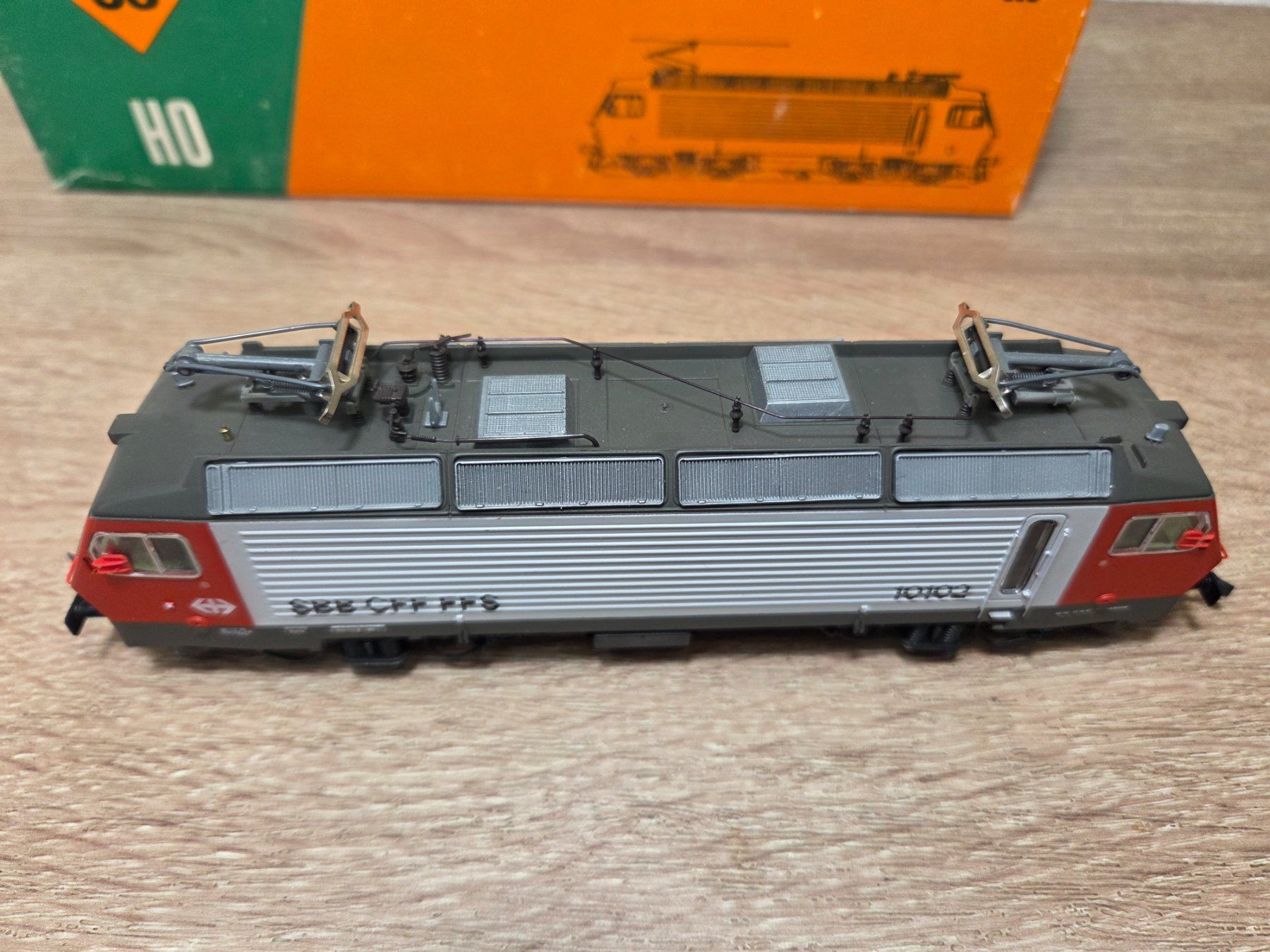 Roco Modellini di ferrovie: Roco 43493 E-Lok 10102 SBB H0 – Usato da St-Aubin-Sauges venduto da Lo_Go 4