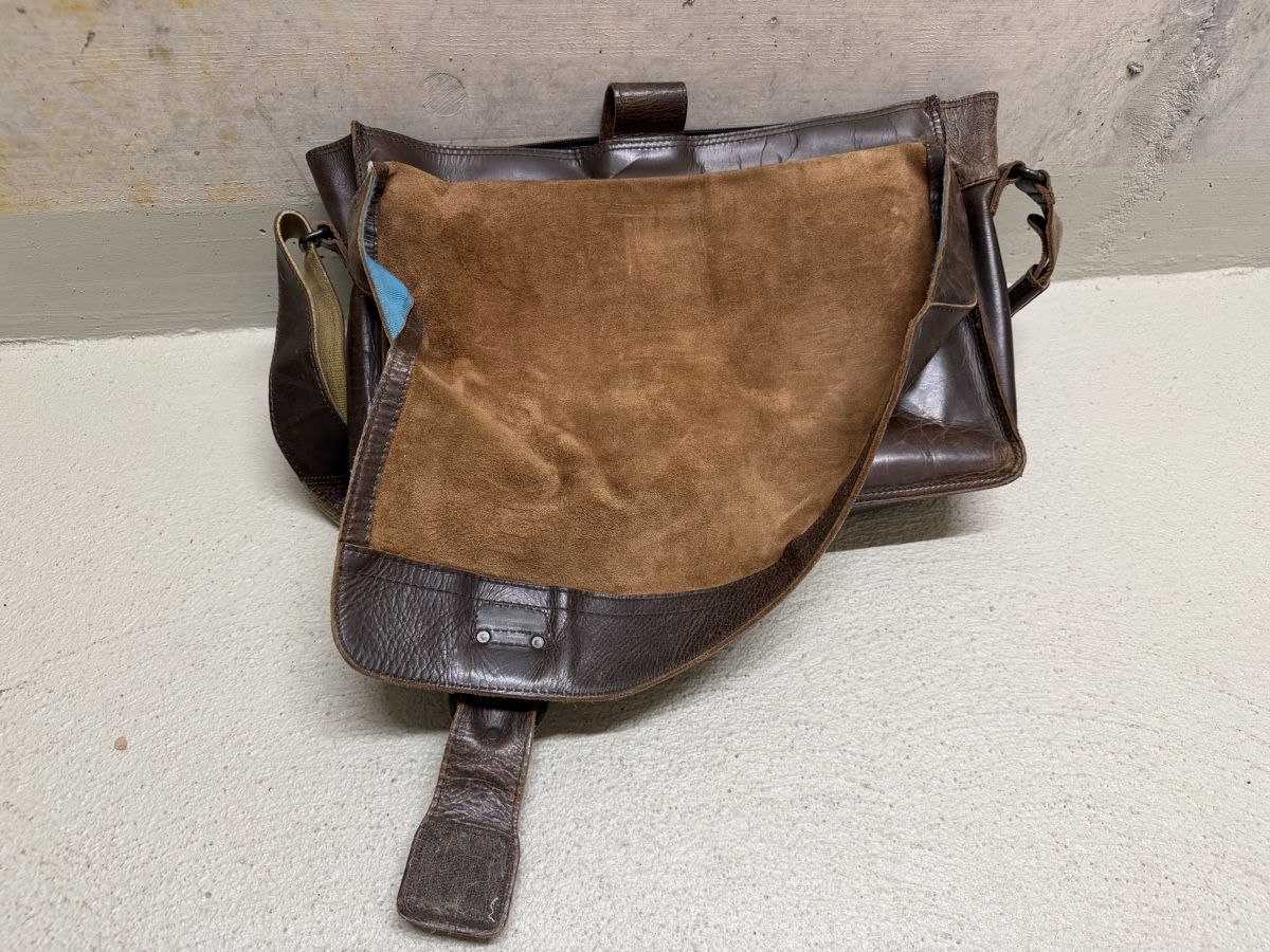Aunts & Uncles Taschen: Leder Laptoptasche – Gebraucht aus Zürich von jon_8nhk 2