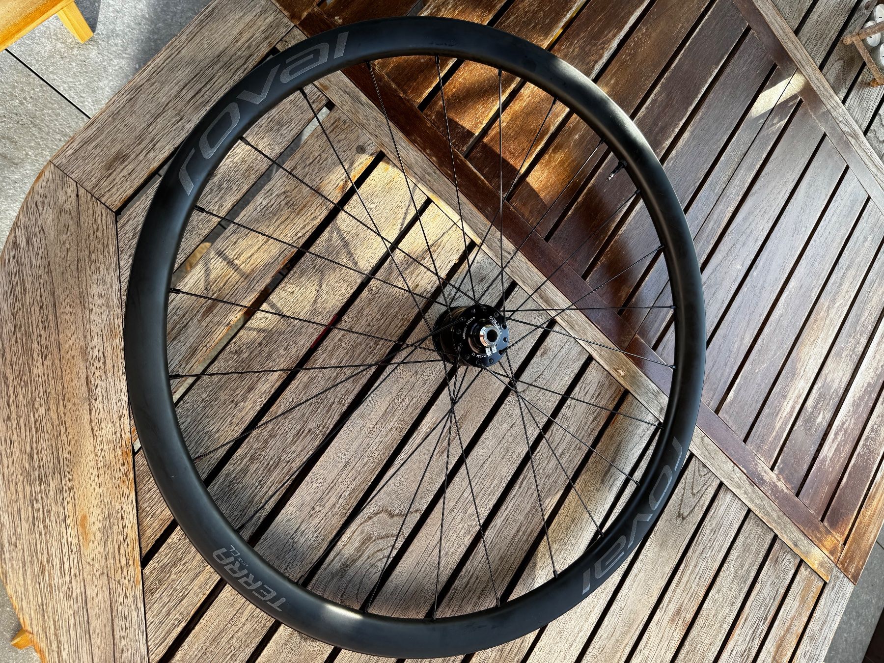 Pneus & Kompletträder: Roval Terra CL / Hub SON 28 – Gebraucht aus La Tour-de-Trême von w.max