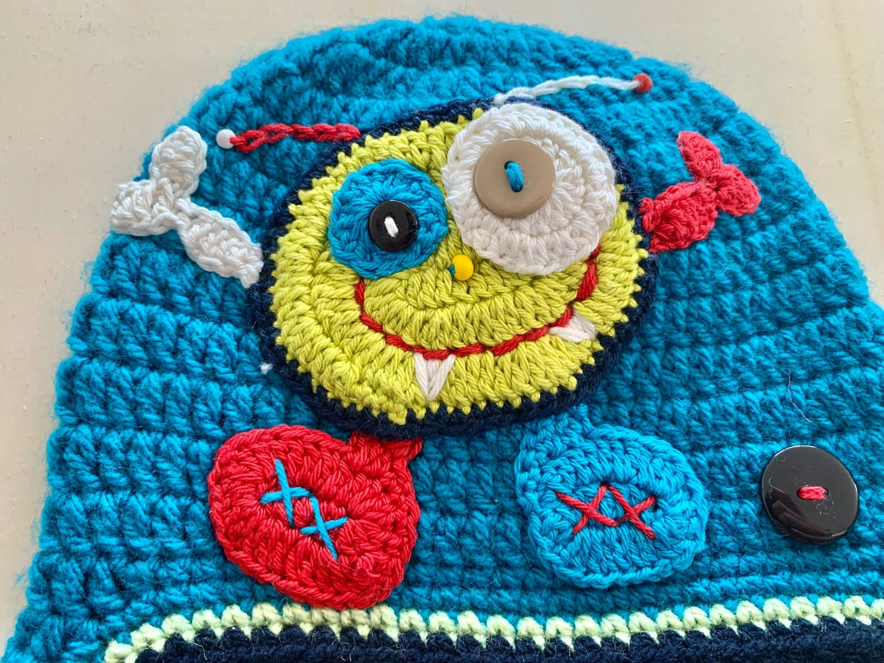 Berretti & Sciarpe: Lustige Kappe türkis mit Monster, Handarbeit – Nuovo e nell'imballaggio originale da Emmenbrücke venduto da swissmade-miracles 2