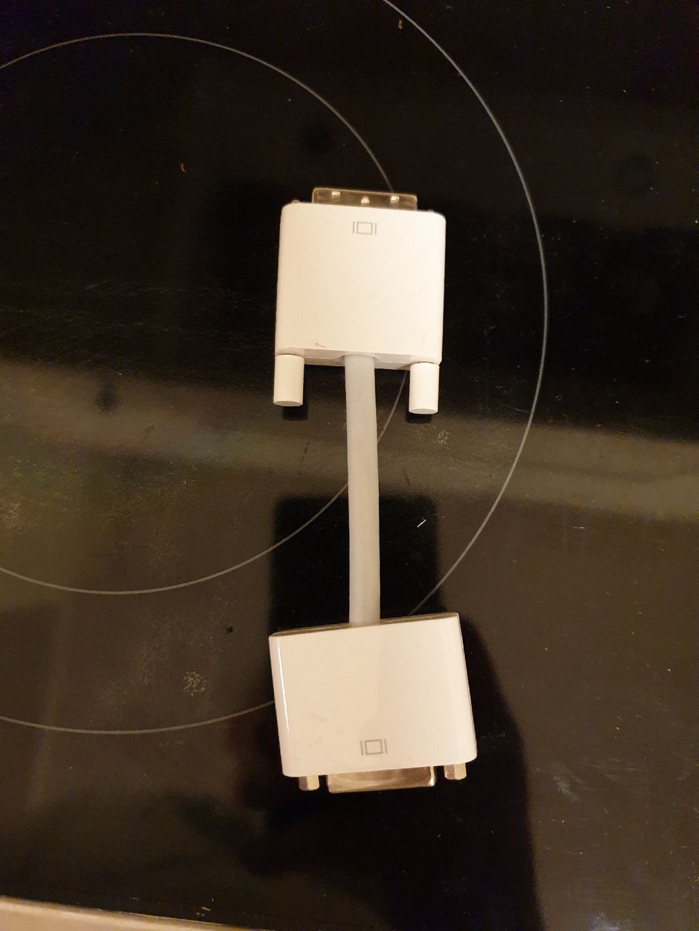 Apple Unità & Adattatore: Adapter DVI auf DVI ? Apple 31 – Usato da Ittigen venduto da Ziok187