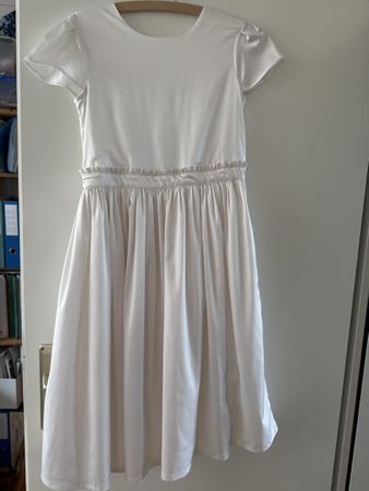 Wunderschönes weisses Kleid
