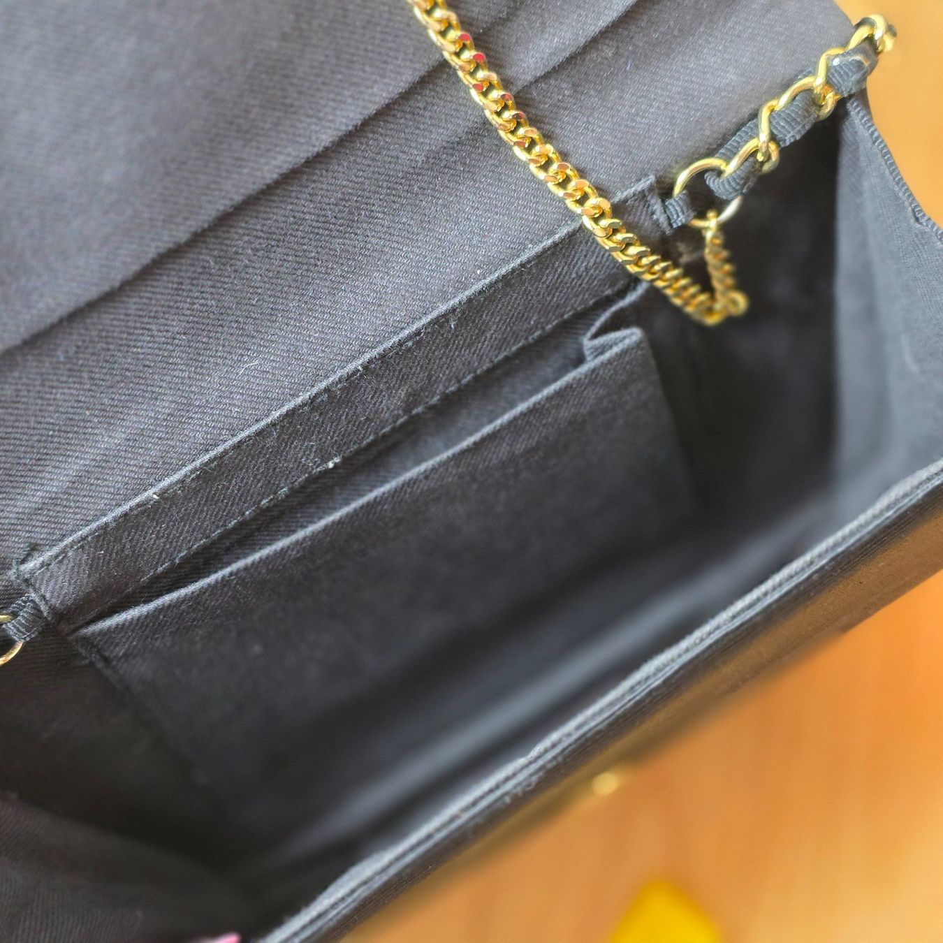 Borse da donna: Vintage schwarze elegante Tasche mit Kette – Usato da Wald ZH venduto da CapLux 2
