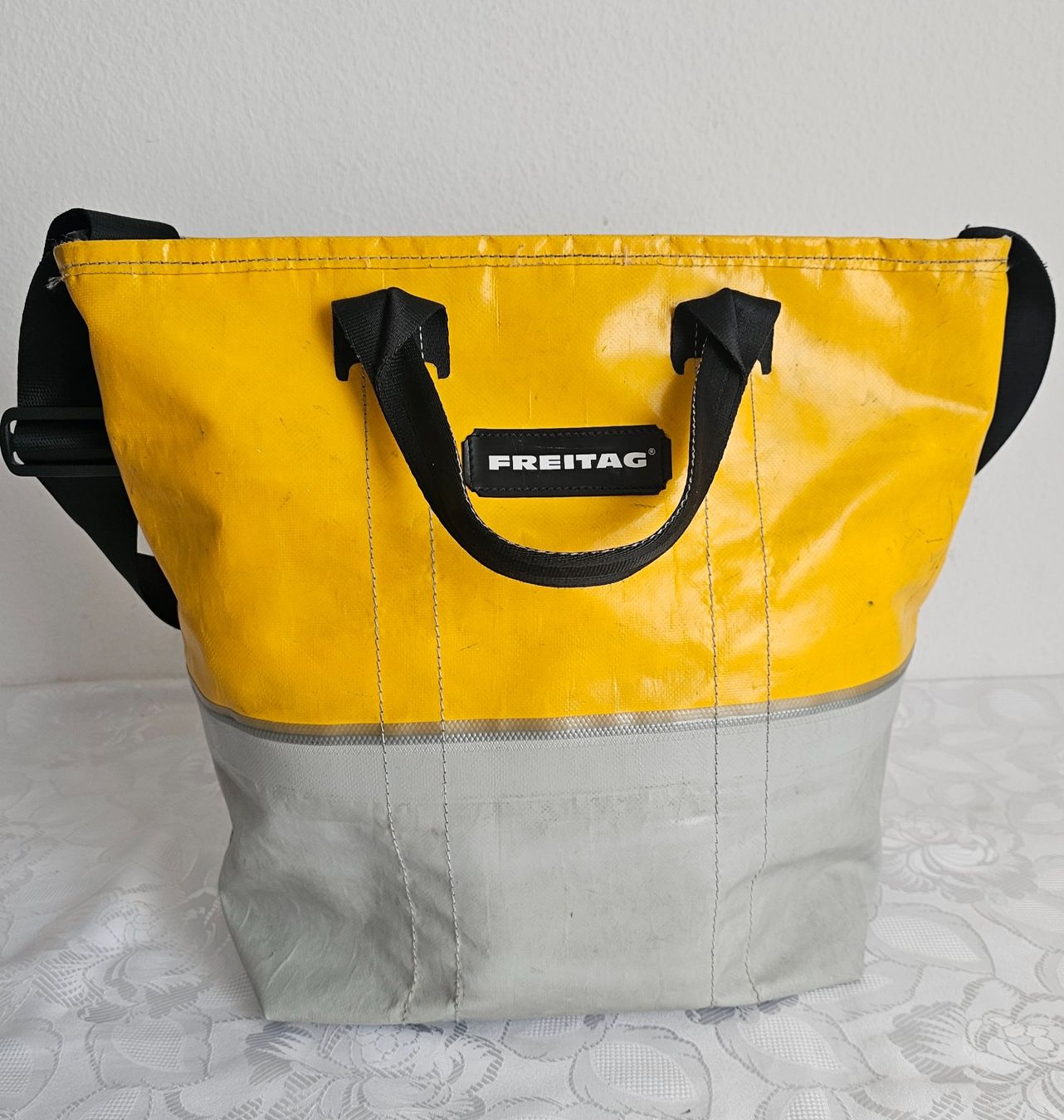 Freitag Taschen: ***FREITAG ***F203 BOB Hand.oder Umhängetasche – Gebraucht aus Bronschhofen von Xena37 1
