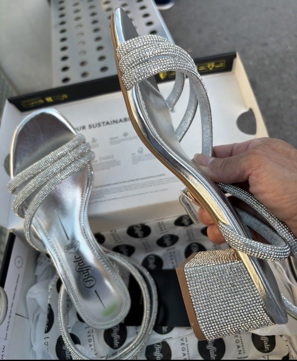 Buffalo Scarpe da donna: Sandalen Silber Glitzer, Buffalo Grösse37 – Usato da Langnau am Albis venduto da CS2007 1