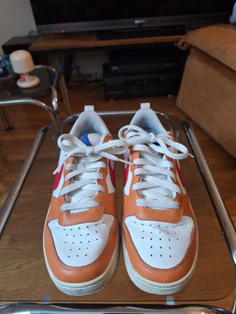 Nike shoes almost not used
