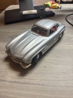 Mercedes Benz SL 300 1/18