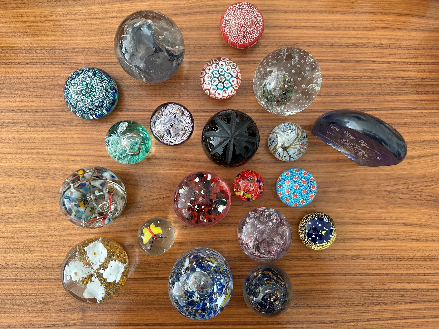 Murano Bicchieri: Sammlung aus verschiedenen Paperweights – Usato da Basel venduto da Pulcinella34