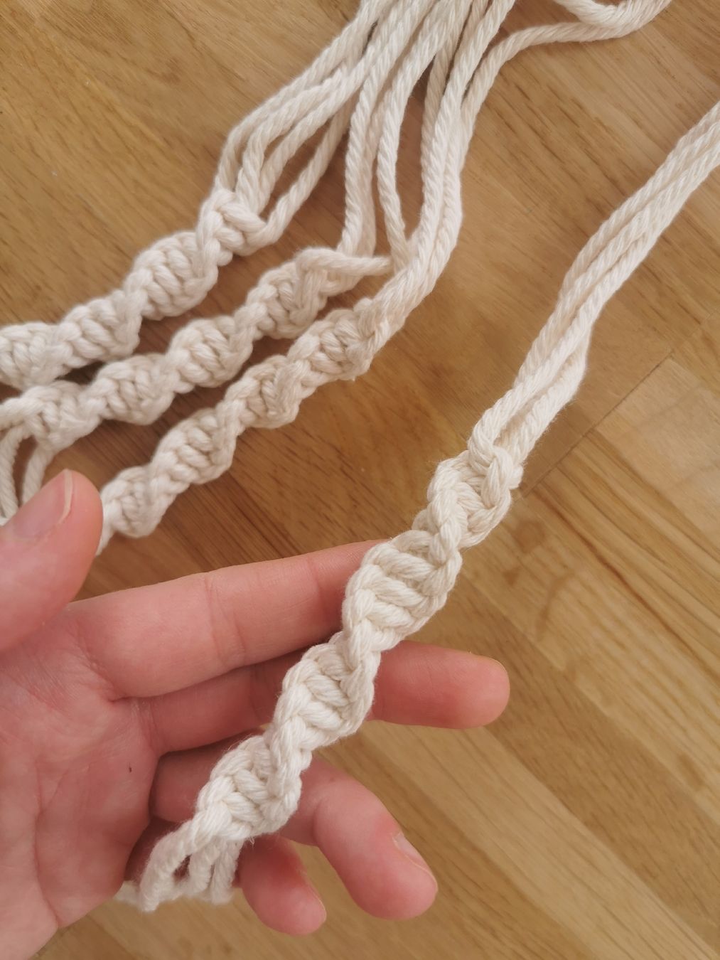 Tutte le decorazioni: Makramee Pflanzenhänger/Blumenampel, Boho-Stil – Nuovo (secondo la descrizione) da St. Gallen venduto da vi_fi 7