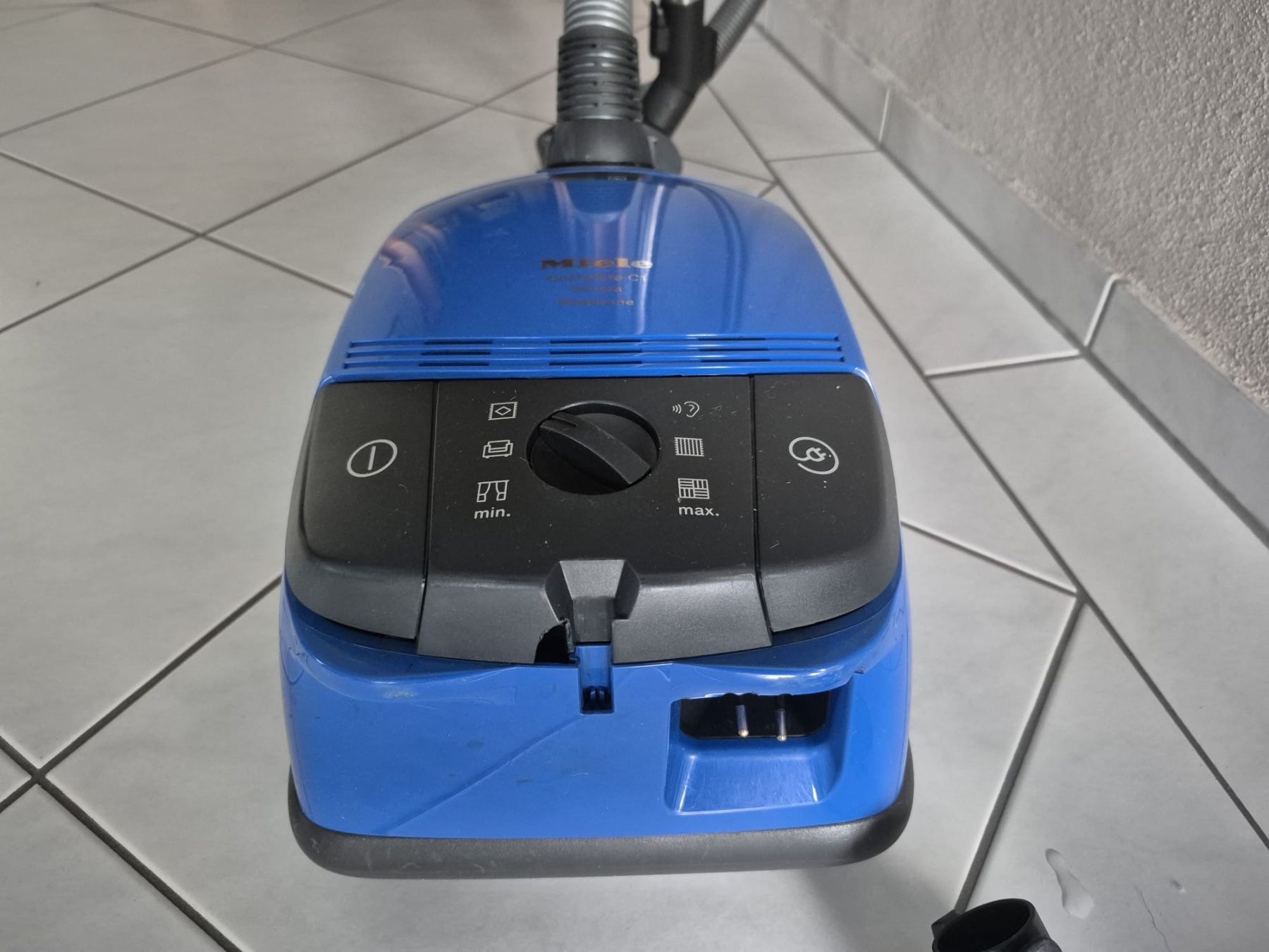 Miele Aspirapolveri & Accessori: Miele Staubsauger – Usato da Bremgarten AG venduto da valia67 3