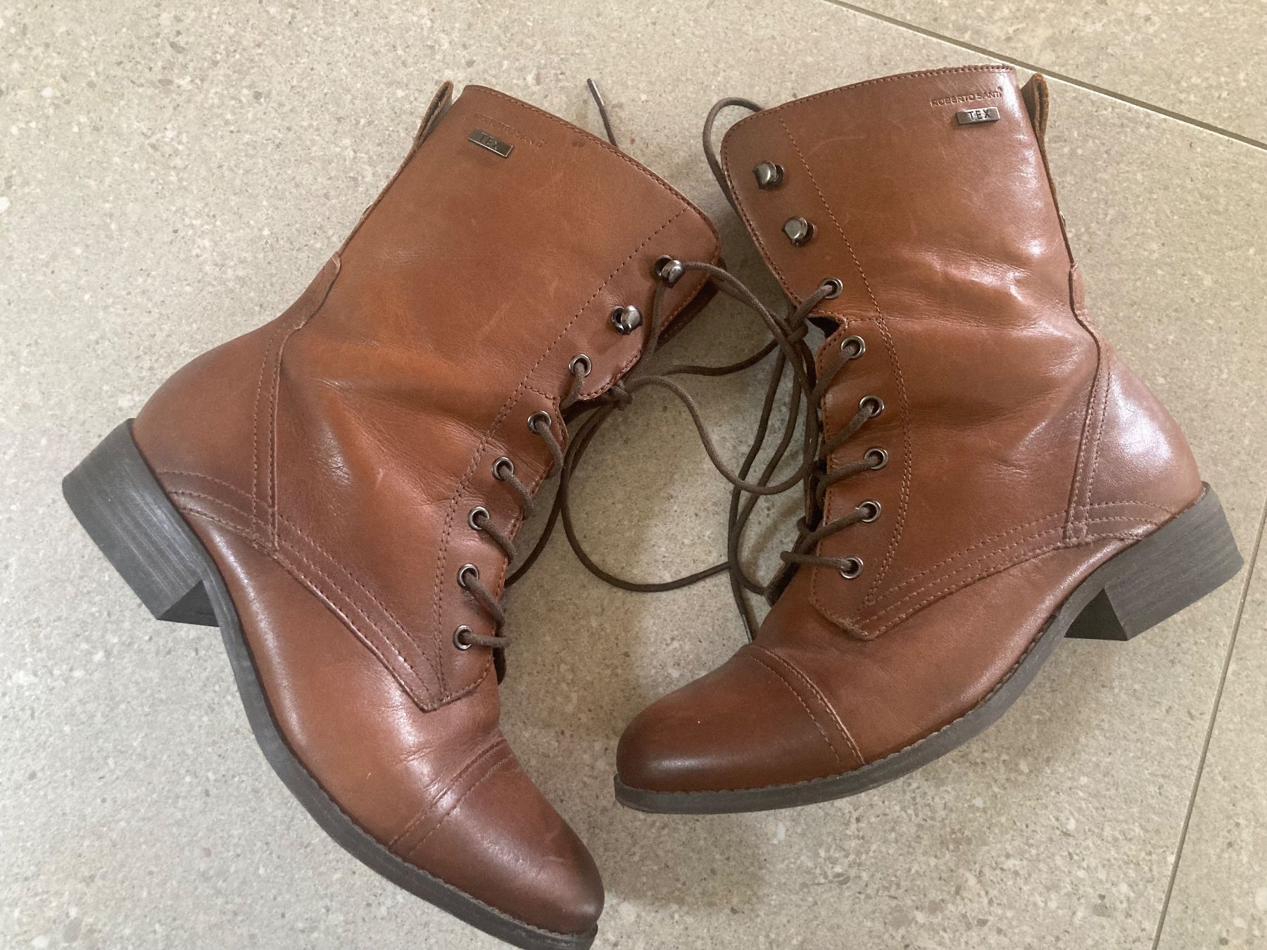 Scarpe da donna: Braune Schnürstiefel, Grösse 38 – Nuovo (secondo la descrizione) da Gümmenen venduto da lar12 2