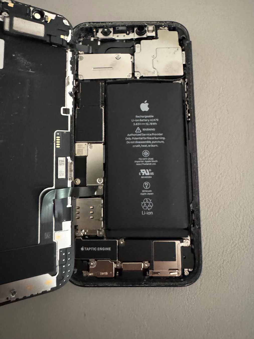 Apple Portables: Apple iPhone 12 – Défectueux à Adliswil par Busys 4
