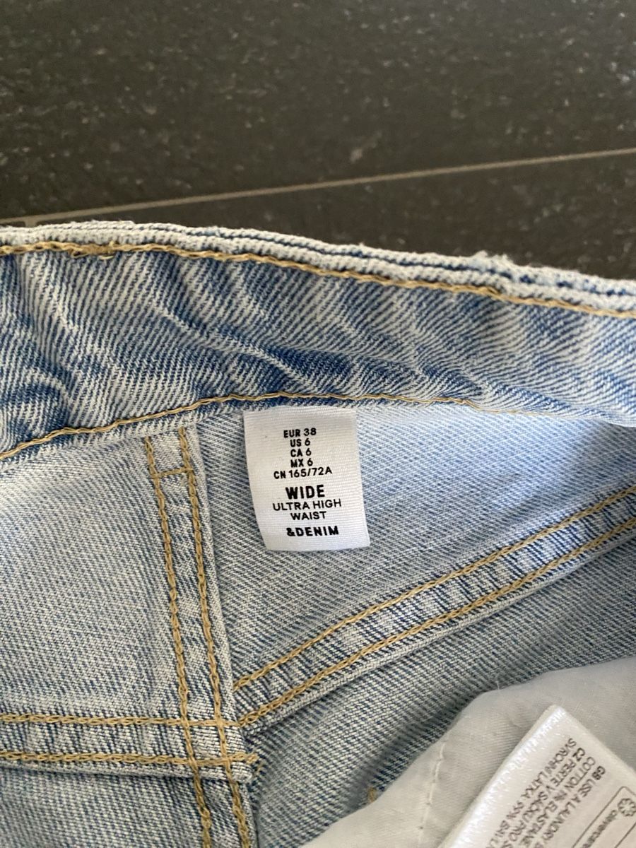 H&M Jeans: H&M Jeans  – D'occasion à Lützelflüh-Goldb par flu_q9tg 3