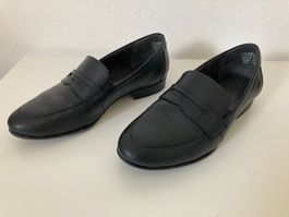 Mocassins noirs Tamaris cuir femme T 37 bon état