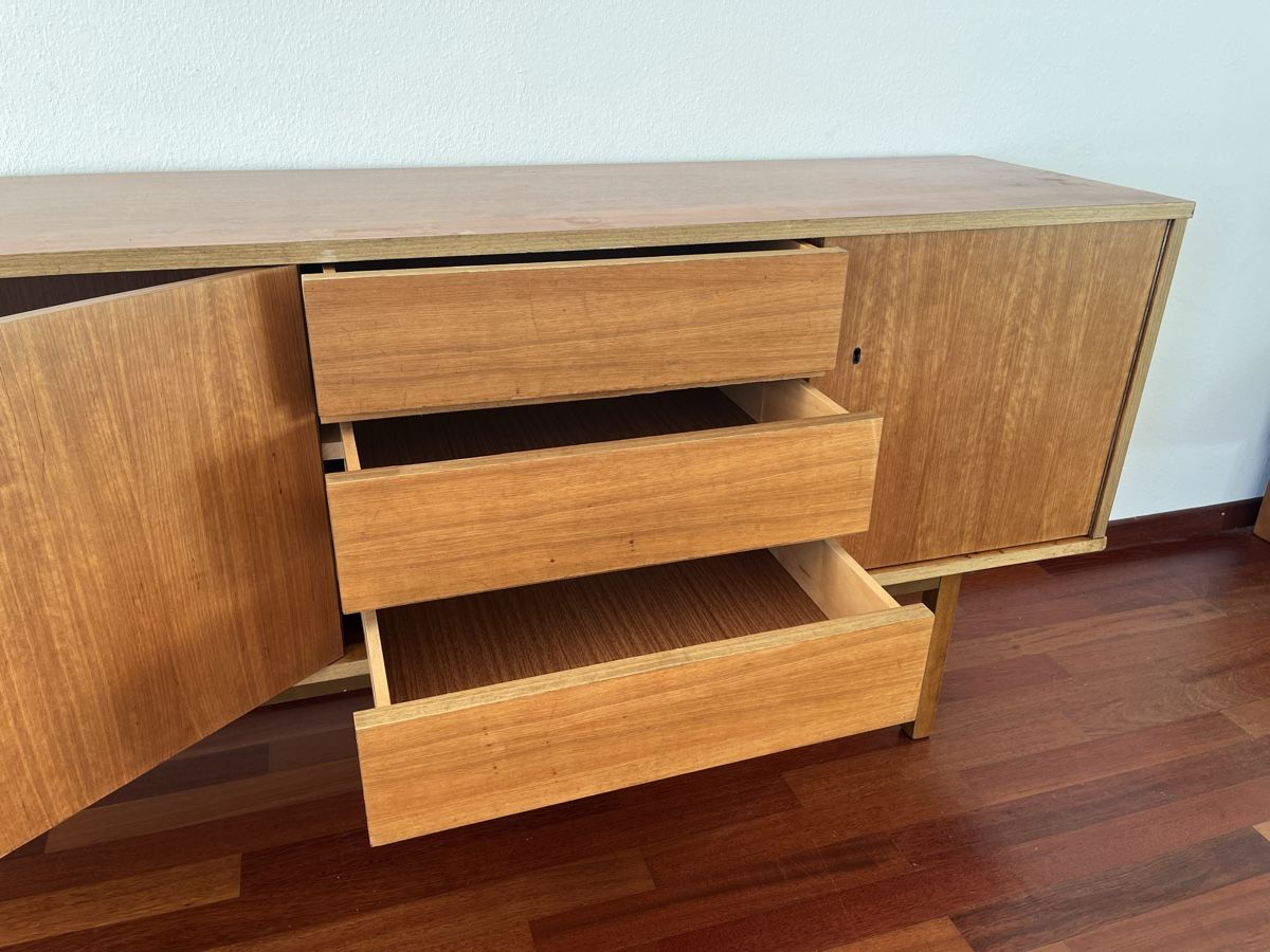 Cassettiere: Mid-Century Sideboard Vintage – Usato da Winterthur venduto da L54 5