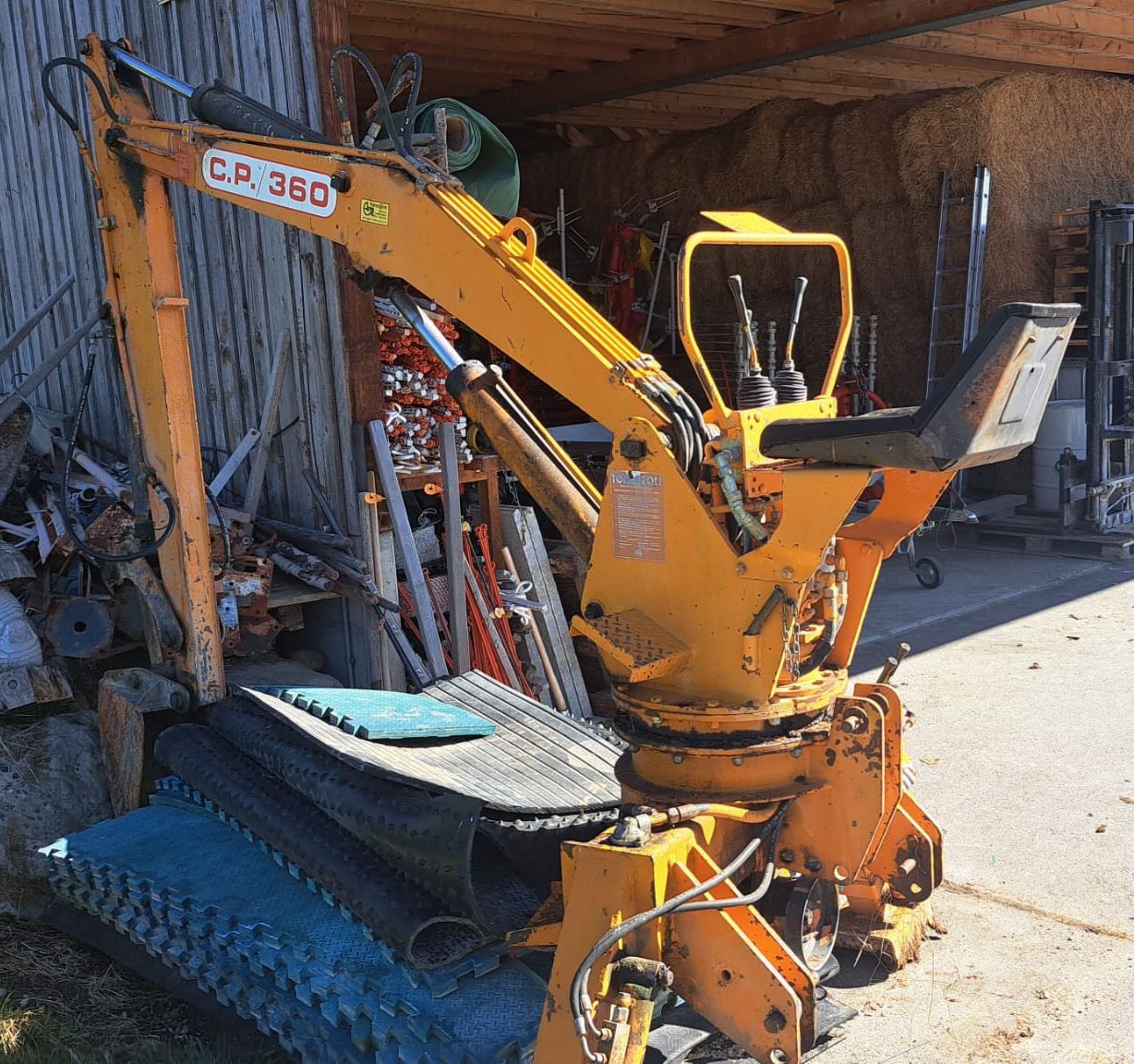 Tutte le macchine: 3 Punkt Mistkran/Bagger Tomenzoli C.P.360 – Usato da Eggiwil venduto da FarmallM 1