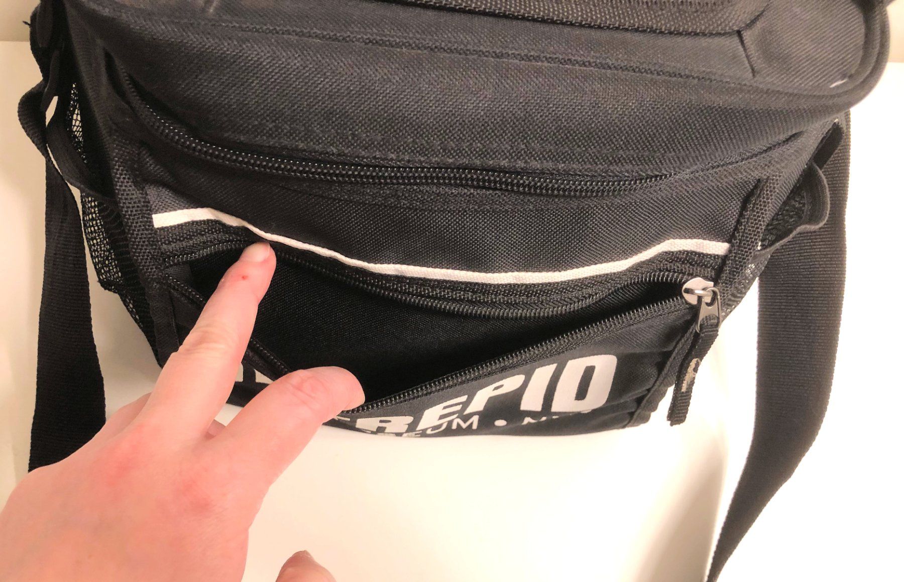 Taschen: Kameratasche "Intrepid" aus New York – Gebraucht aus Rüti ZH von Jasna89 4