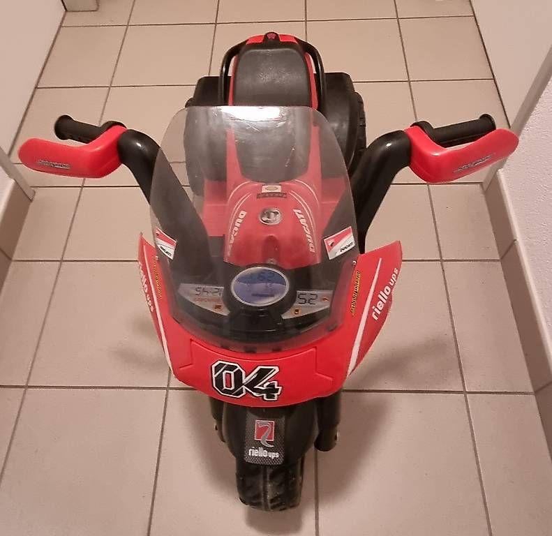 Veicoli per bambini: Moto Ducati elettrica  – Usato da Camorino venduto da Fabiopu 1