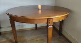 Runder Esstisch aus Massivholz(120cm B/ 75cm)