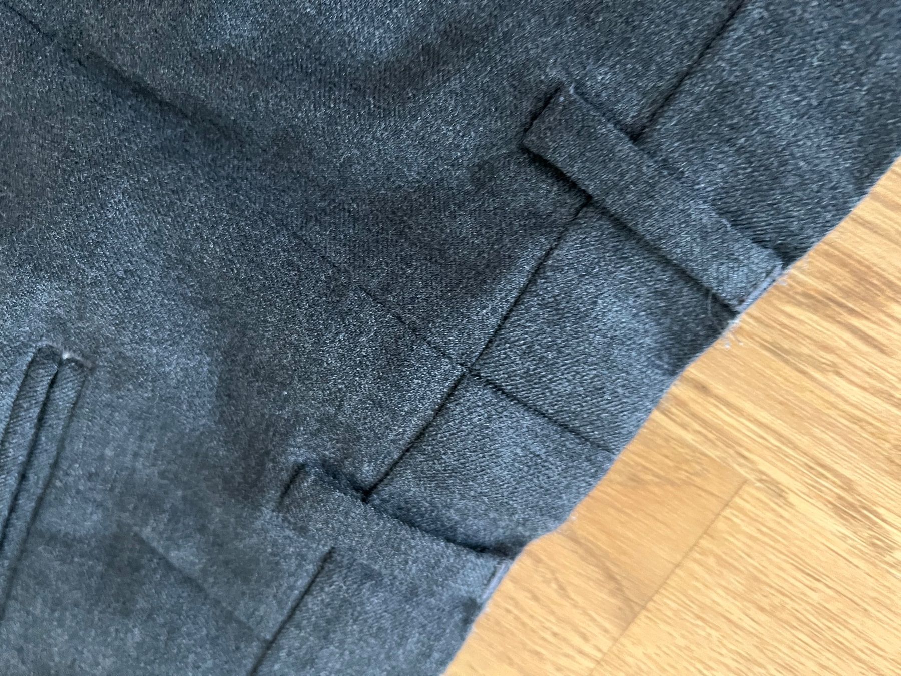 H&M Pantaloni: Dunkelgraue Hose H&M – Usato da Altendorf venduto da wqv_97 5