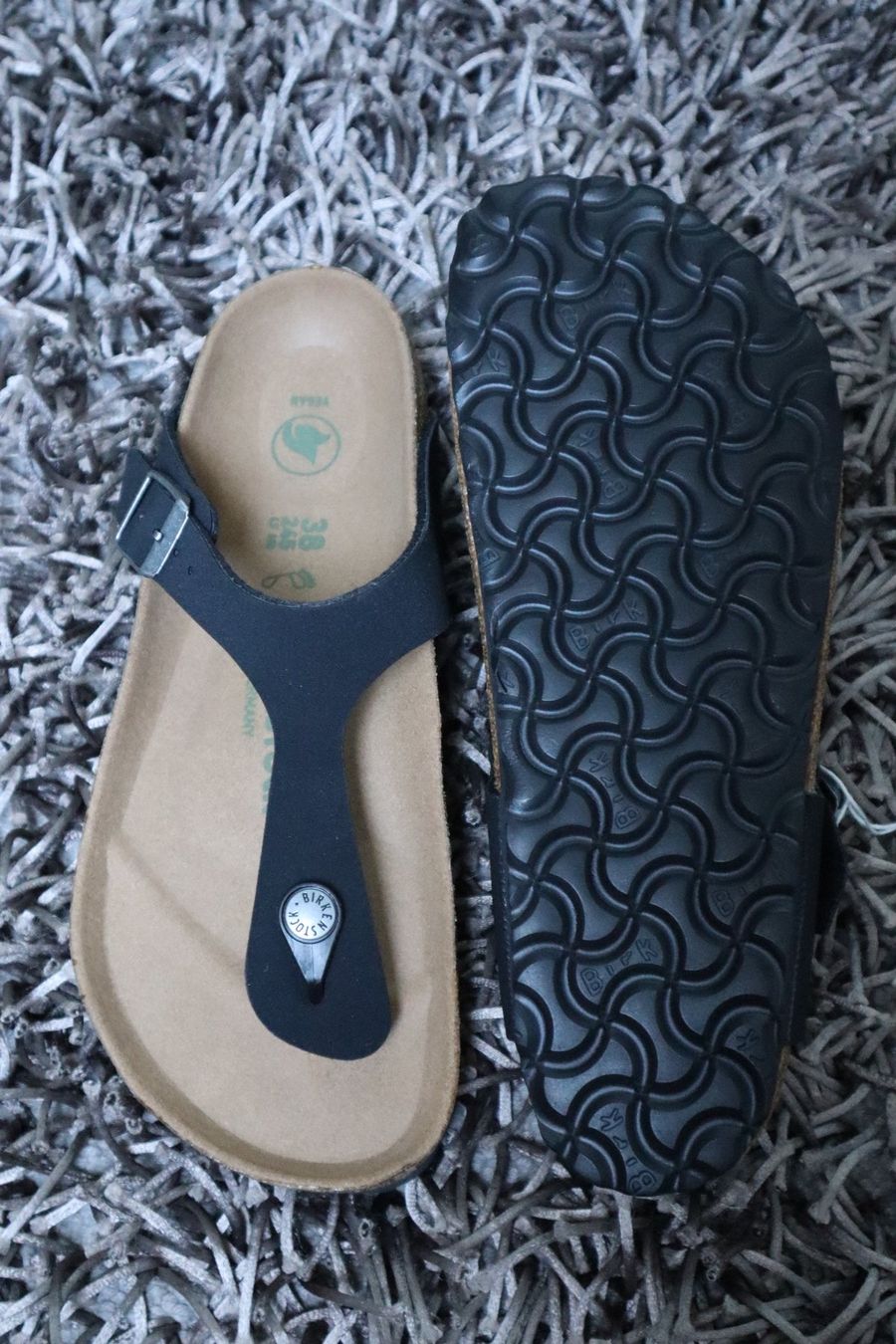 Birkenstock Scarpe da uomo: Birkenstock, Gizeh, Gr. 38, schwarz, NEU – Nuovo e nell'imballaggio originale da Wattwil venduto da glueck 3