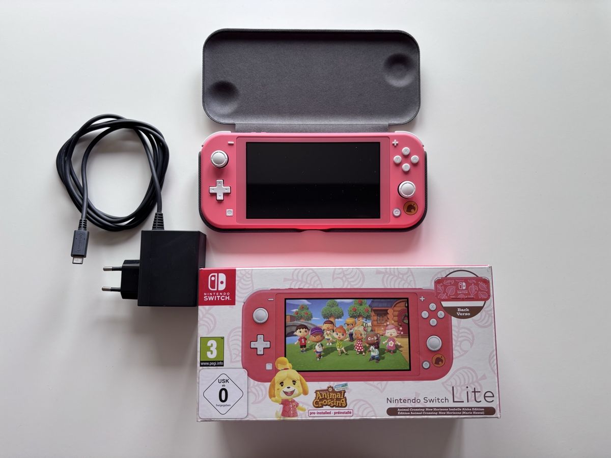 Nintendo Console: Nintendo Switch Lite Coral Animal Crossing Bundle – Usato da Zürich venduto da gmavrom