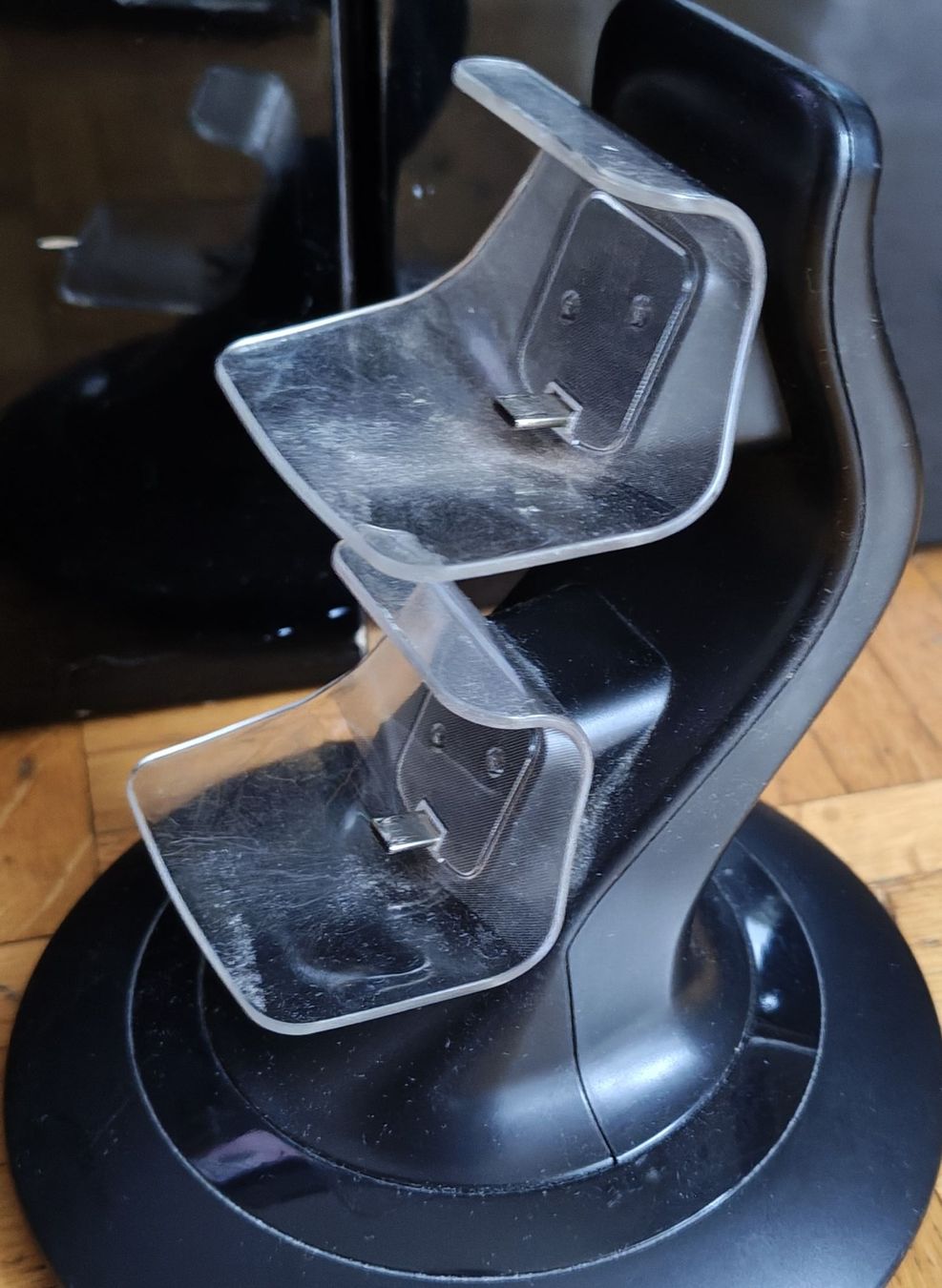 Docking station: Ladestation PS4 Controller – D'occasion à Riehen par ribak 1