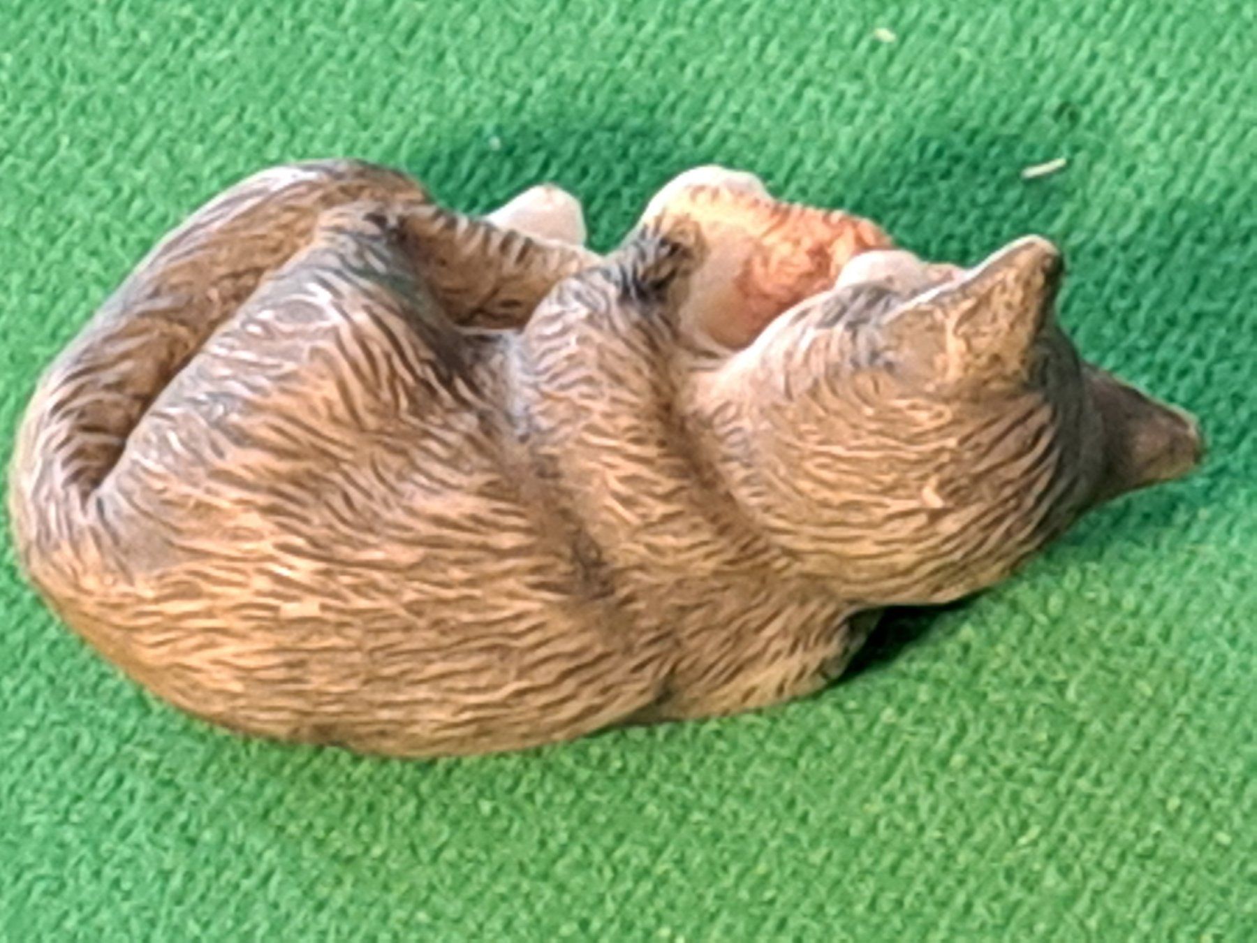Figurines: Kleine Katze Liegend , 8x4cm – D'occasion à Spiez par Pistach99 2