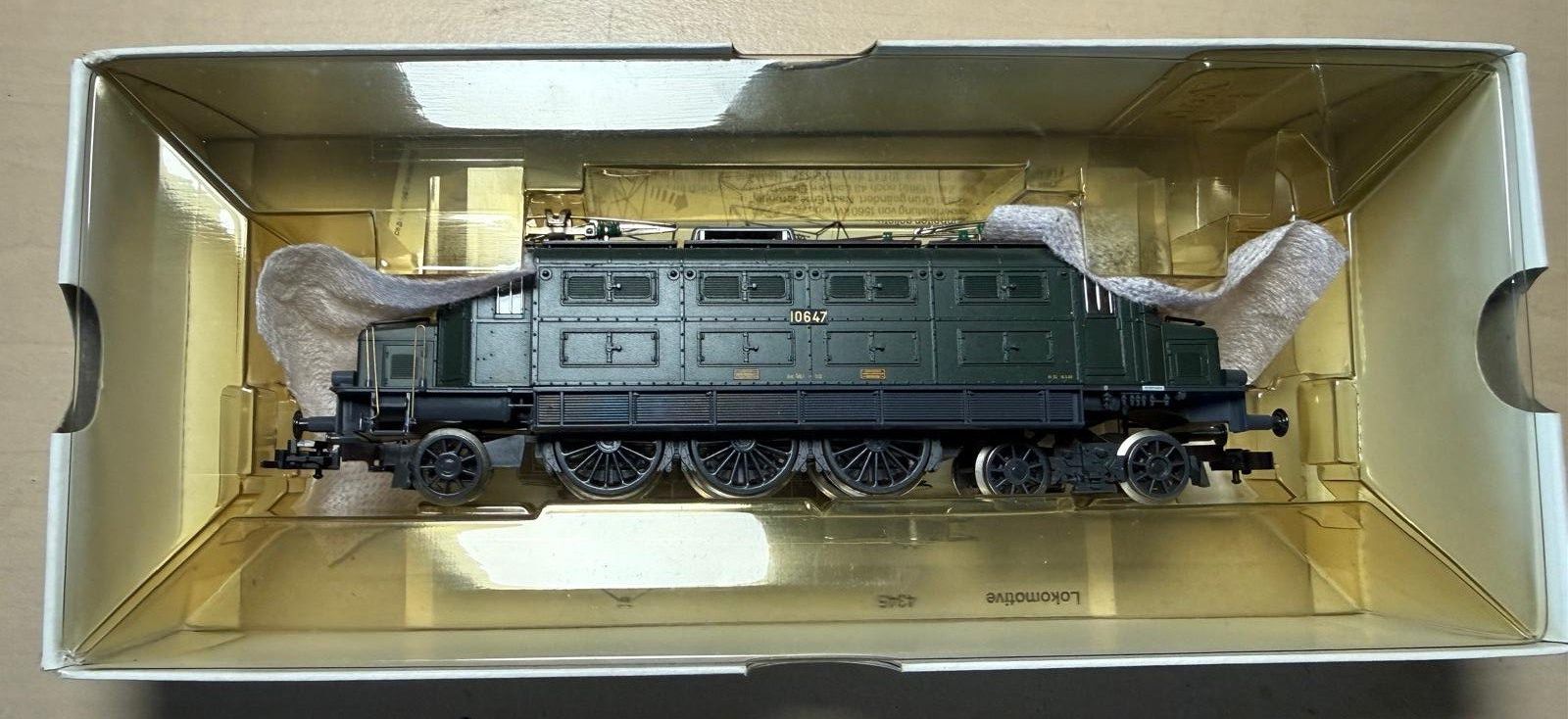 Fleischmann Modellini di ferrovie: Fleischmann 4345 - E-Lok Ae 3/6' 10647 der SBB CFF FFS – Usato da Belp venduto da mahuzi 1