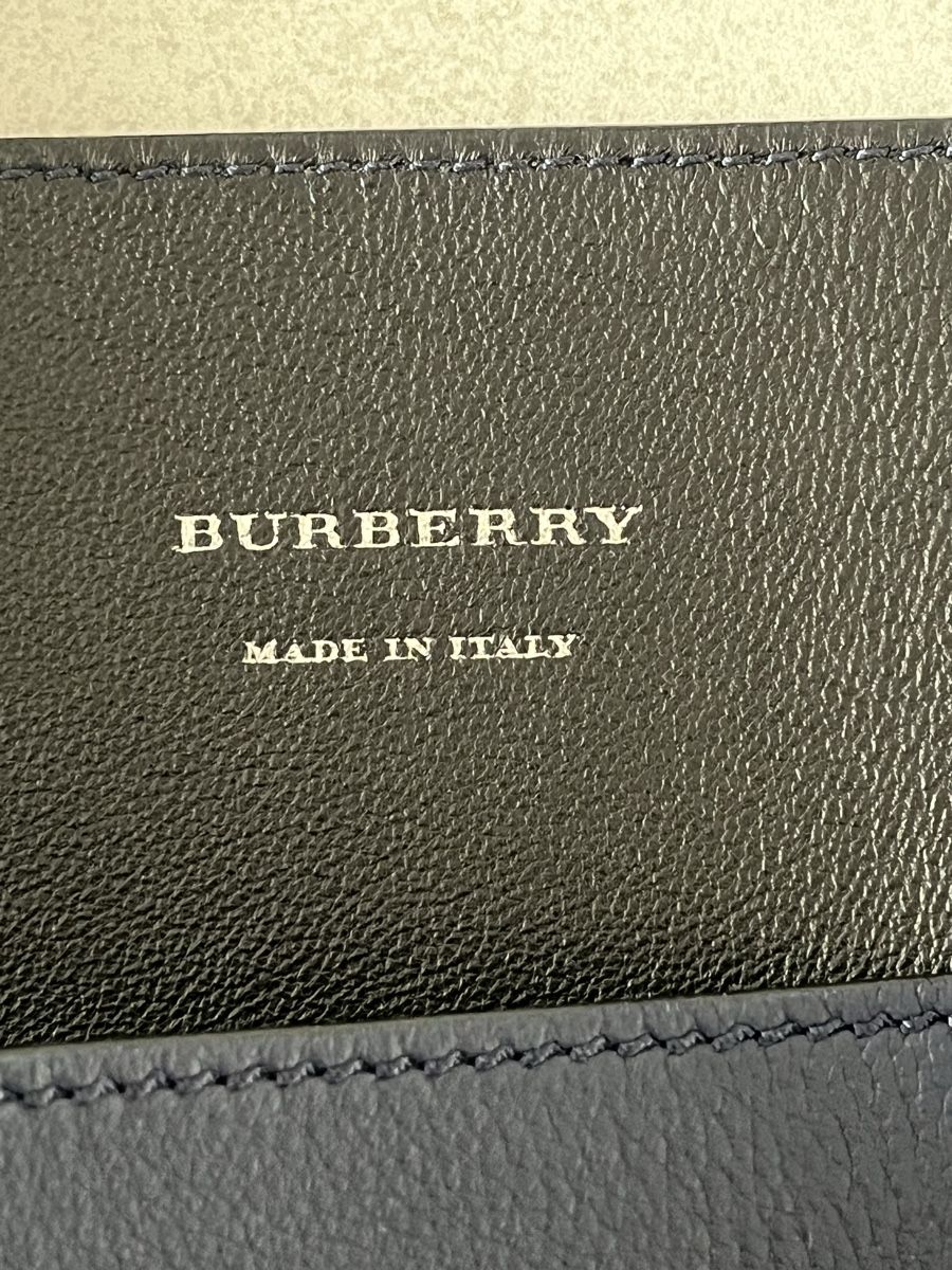 Burberry Taschen für Damen: Burberry large Crest Leder Tasche  – Gebraucht aus Wetzikon ZH von diaso 7