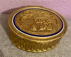 Magnifique boîte en bronze doré,scène galante