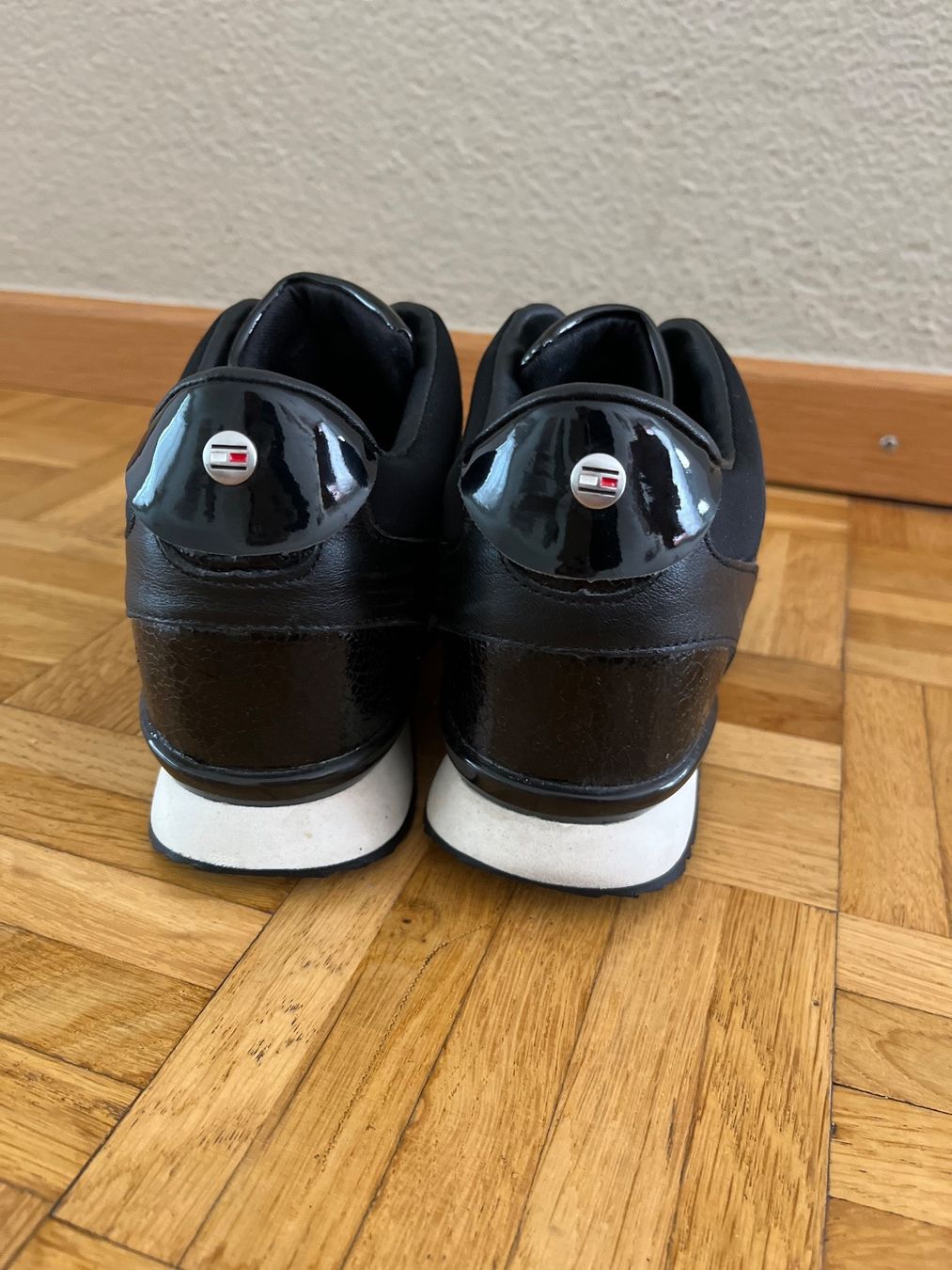 Tommy Hilfiger Scarpe da donna: Tommy Hilfiger Sneaker – Nuovo (secondo la descrizione) da Siebnen venduto da emik01 2