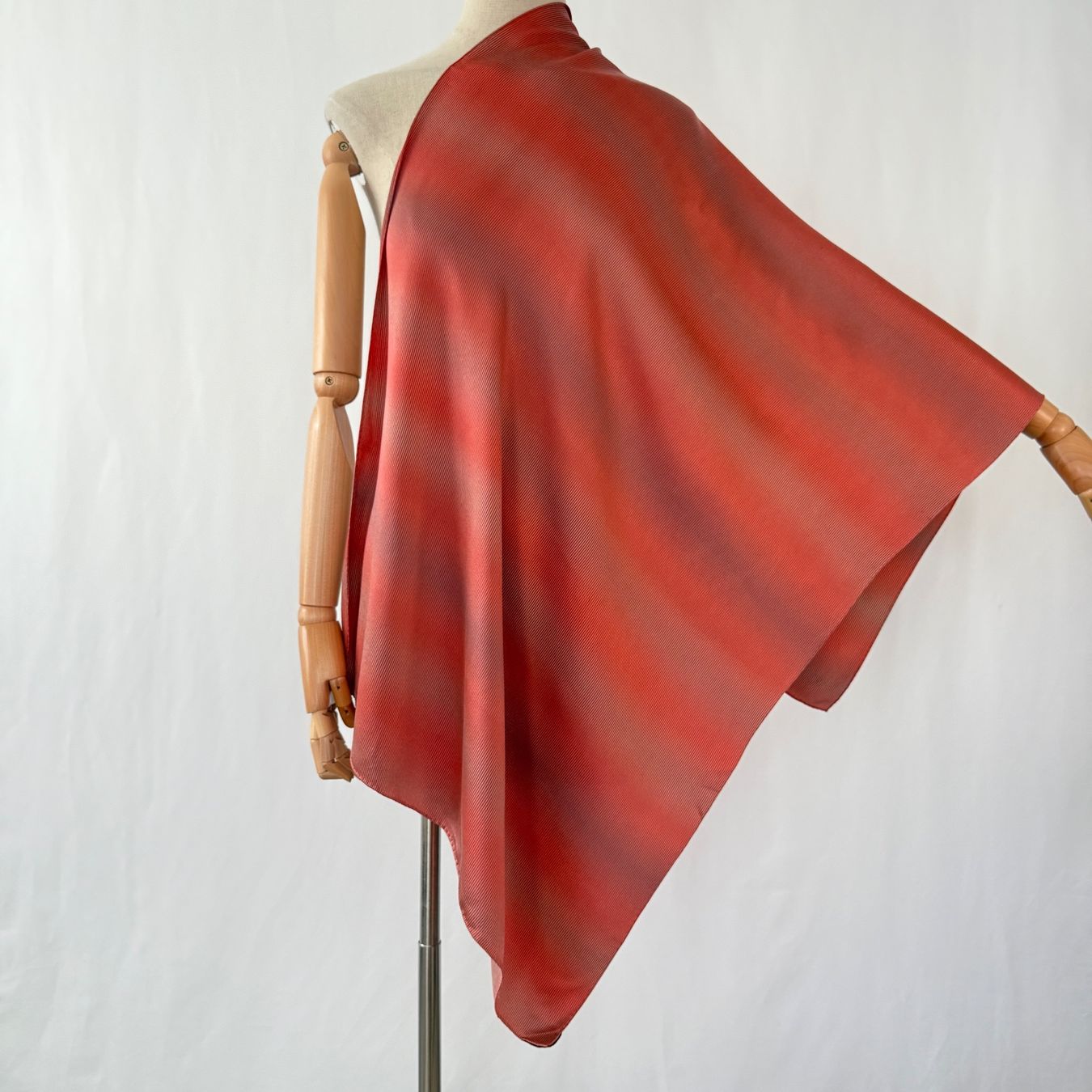 Fabric Frontline Foulard & Sciarpe: FABRIC FRONTLINE Silk Scarf – Usato da Emmen venduto da Nightingale_2022