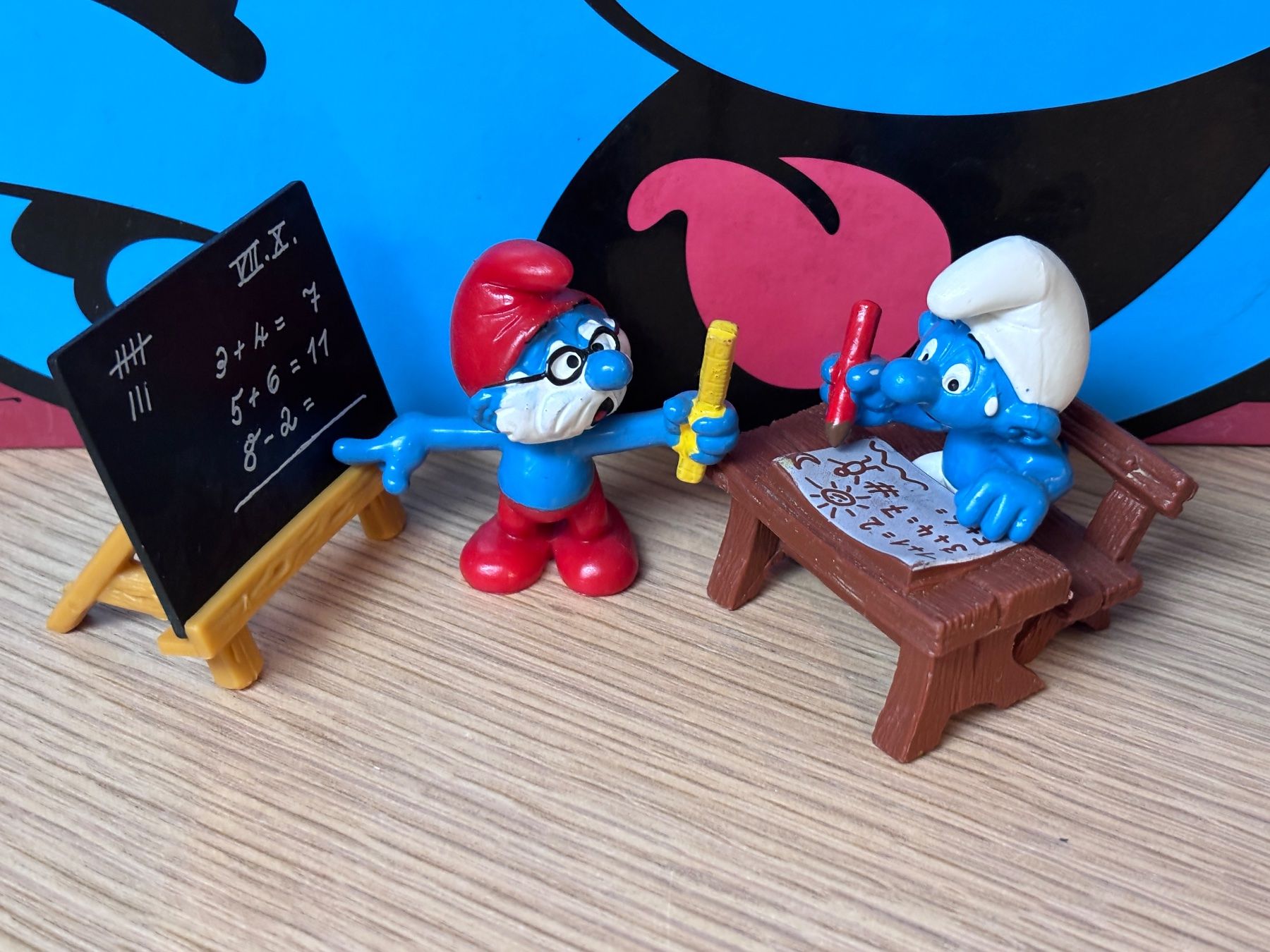 Schleich Figurines: Schlumpf-Schule: Lehrer und Schüler – D'occasion à Lyss par Duckszone