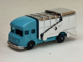 EB- Husky Müllwagen blau/chrome