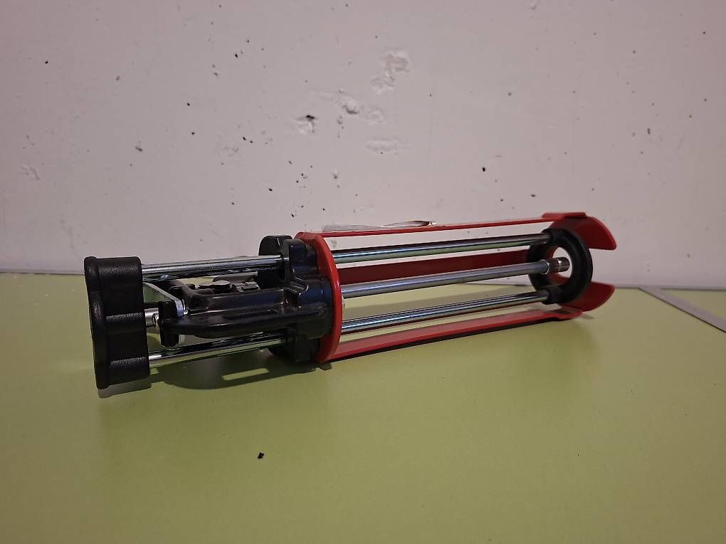Tutti gli attrezzi: Silikon Pistol  – Usato da Winterthur venduto da DtR77 1