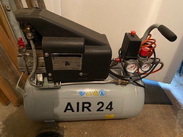 Kompressoren: Kompressor AIR 24 – Gebraucht aus Canobbio von cog_bp5c