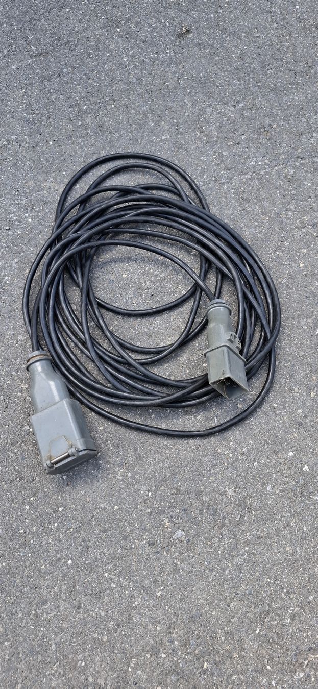 Cavi: Verlängerungskabel mit Stecker 400 Volt – Usato da Reichenbach i. K. venduto da Wskorpion