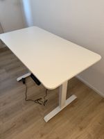 Elektrisch höhenverstellbarer Schreibtisch 120 × 60 cm Weis