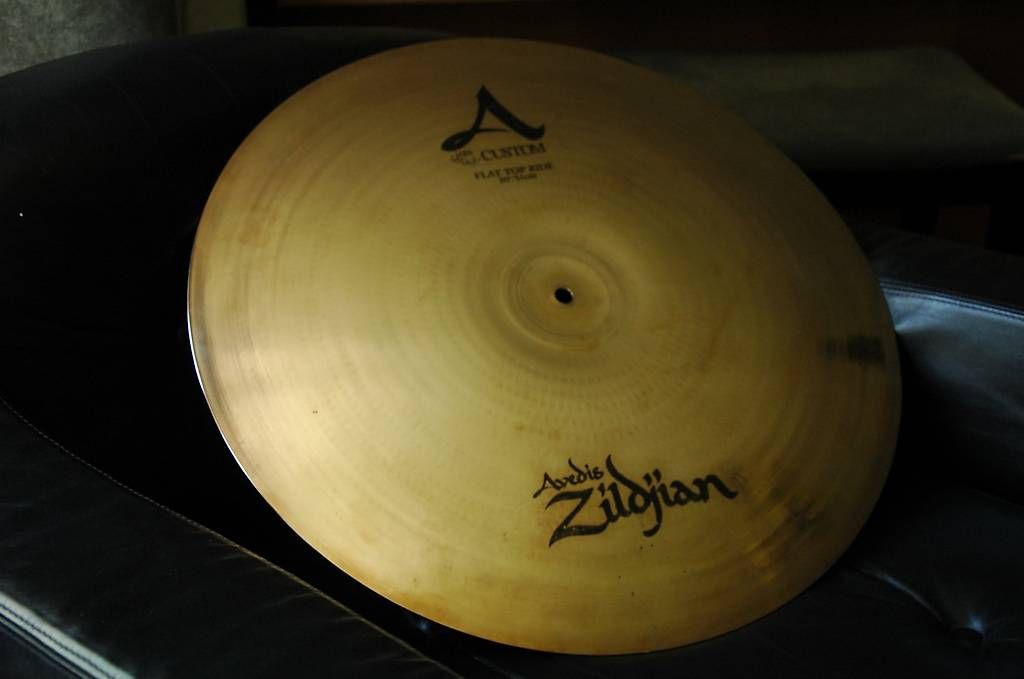 Strumenti musicali: Zildjian 20" A Custom Flat Top Ride – Usato da Schaffhausen venduto da Mel.98