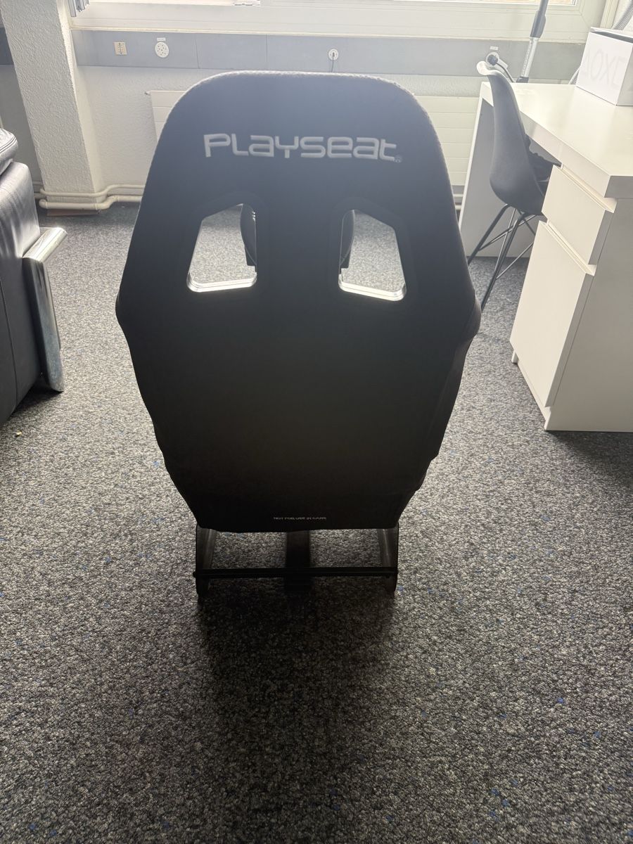Controller: Playseat Evolution Alcantara + Logitech G29 Lenkrad mit Peda – Gebraucht aus Bern von Kikiel 2