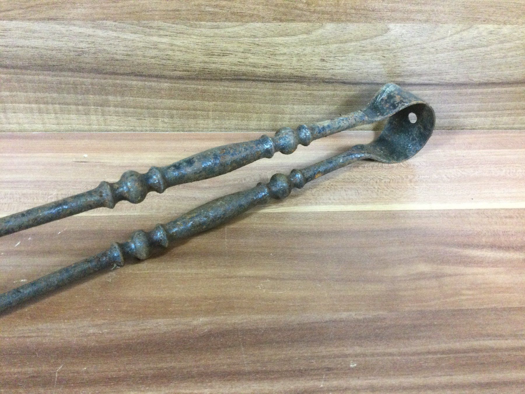 Outils anciens: Gebrauchte Cheminee oder Ofen Grill Holz Klemmzange – D'occasion à Wangen SZ par kuriosum12 5