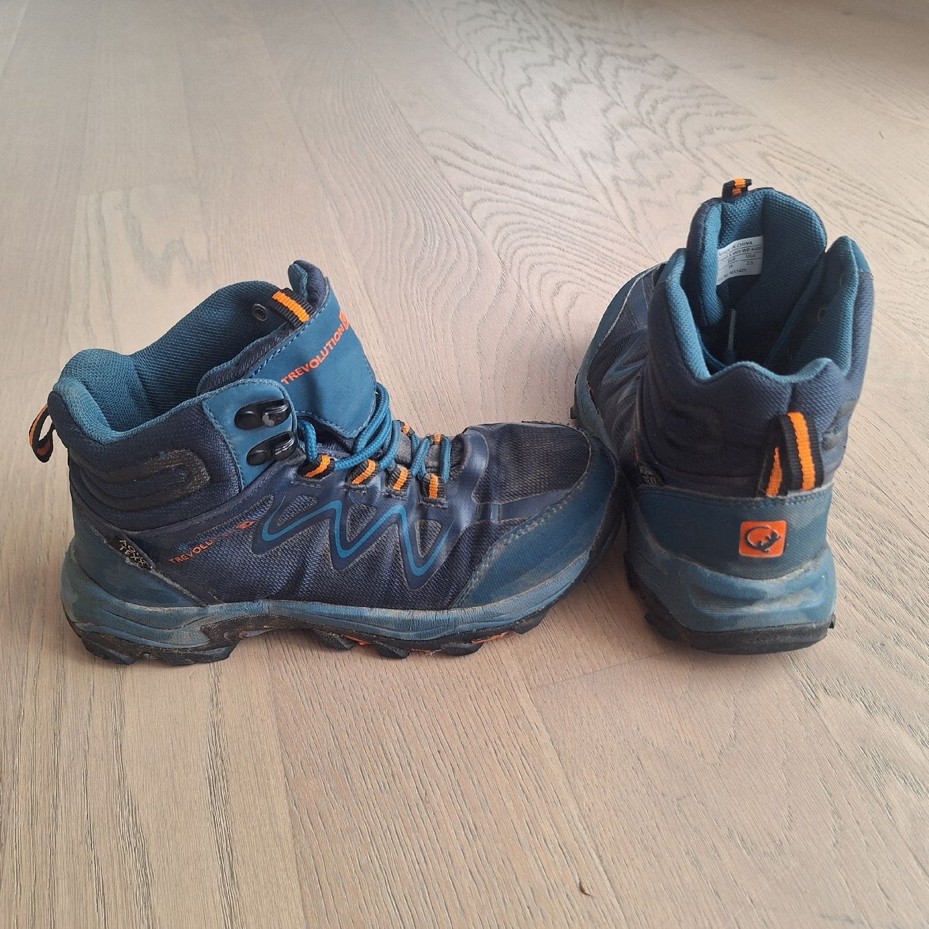 Trevolution Herrenschuhe: Wanderschuhe, Gr. 34 – Gebraucht aus Dachsen von Luna261081