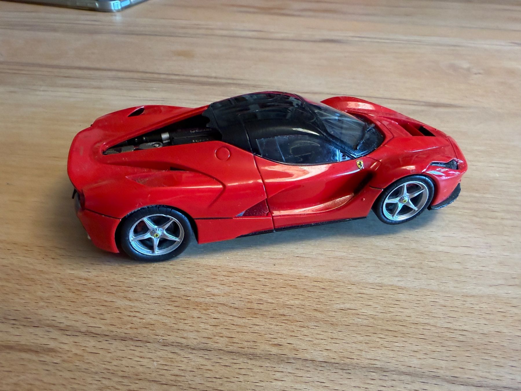 Carrera Rennbahnen: Carrera 1:32 Le Ferrari – Gebraucht aus Hombrechtikon von Dokmasa 1